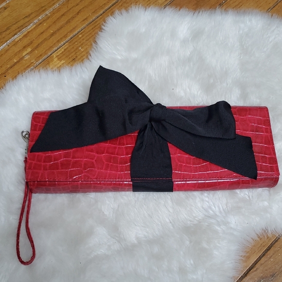 Old Navy Handbags - Old Navy Red Croc-Embossed Wrislet Clutch with Black Bow